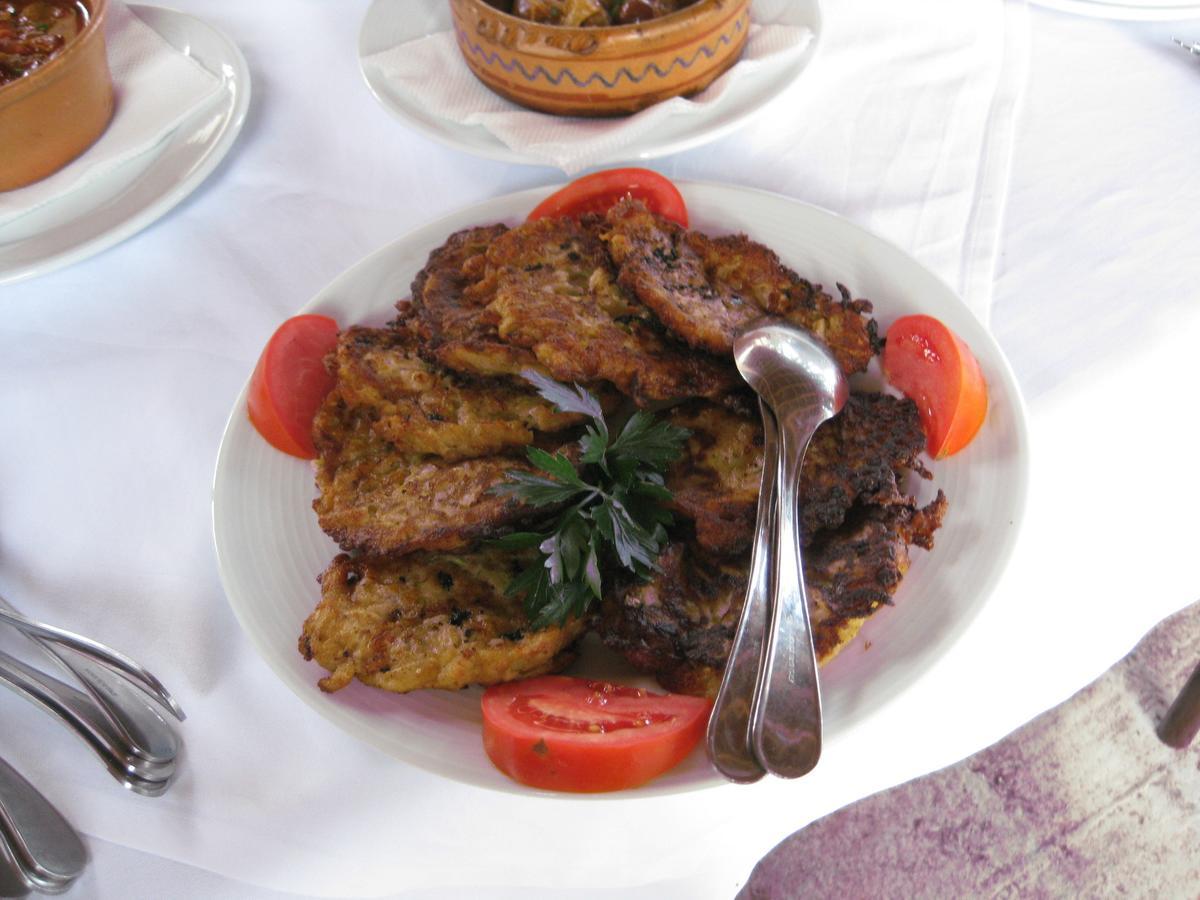 Lakeview Hotel And Resort Otesevo Bagian luar foto