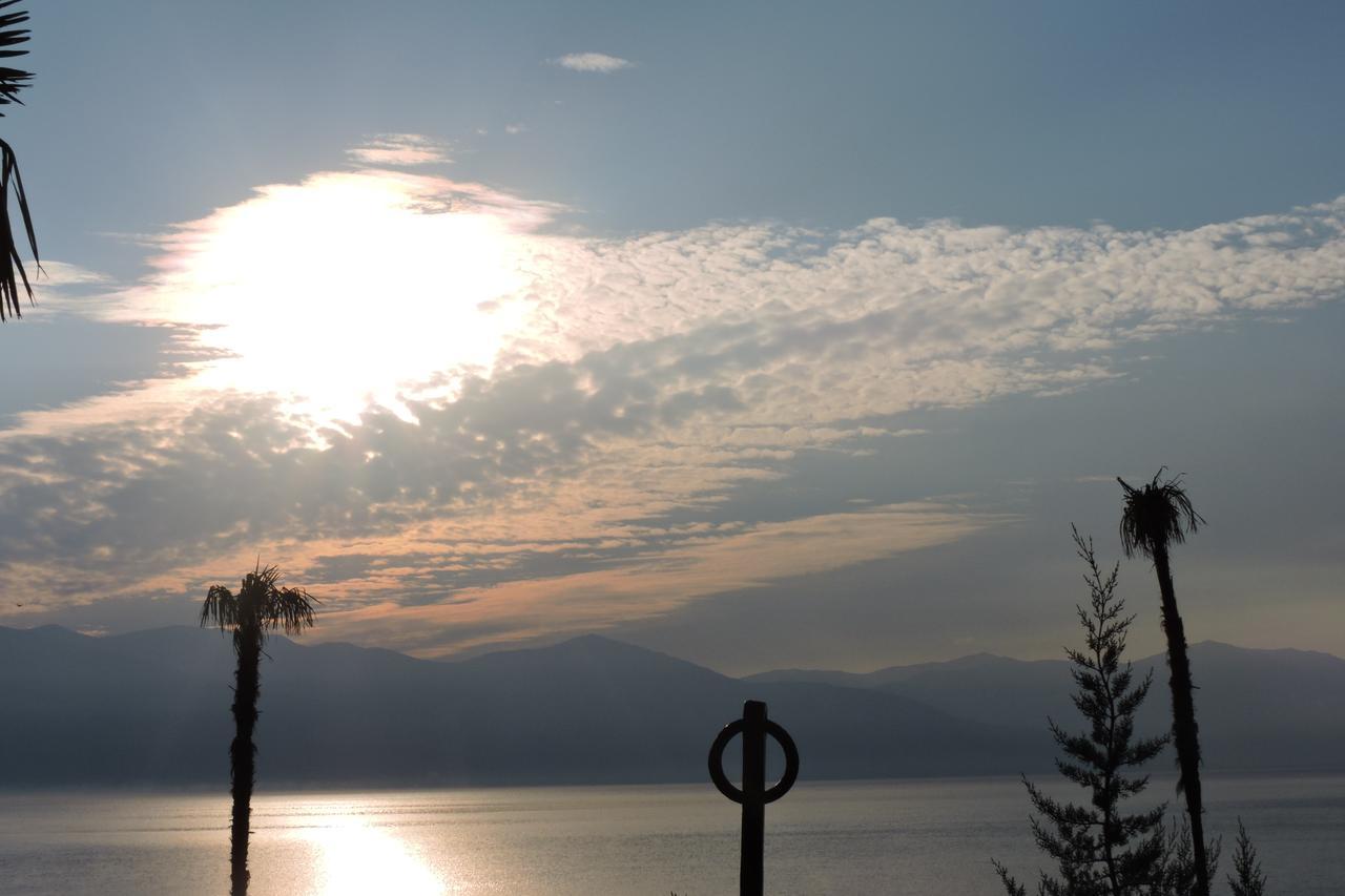 Lakeview Hotel And Resort Otesevo Bagian luar foto