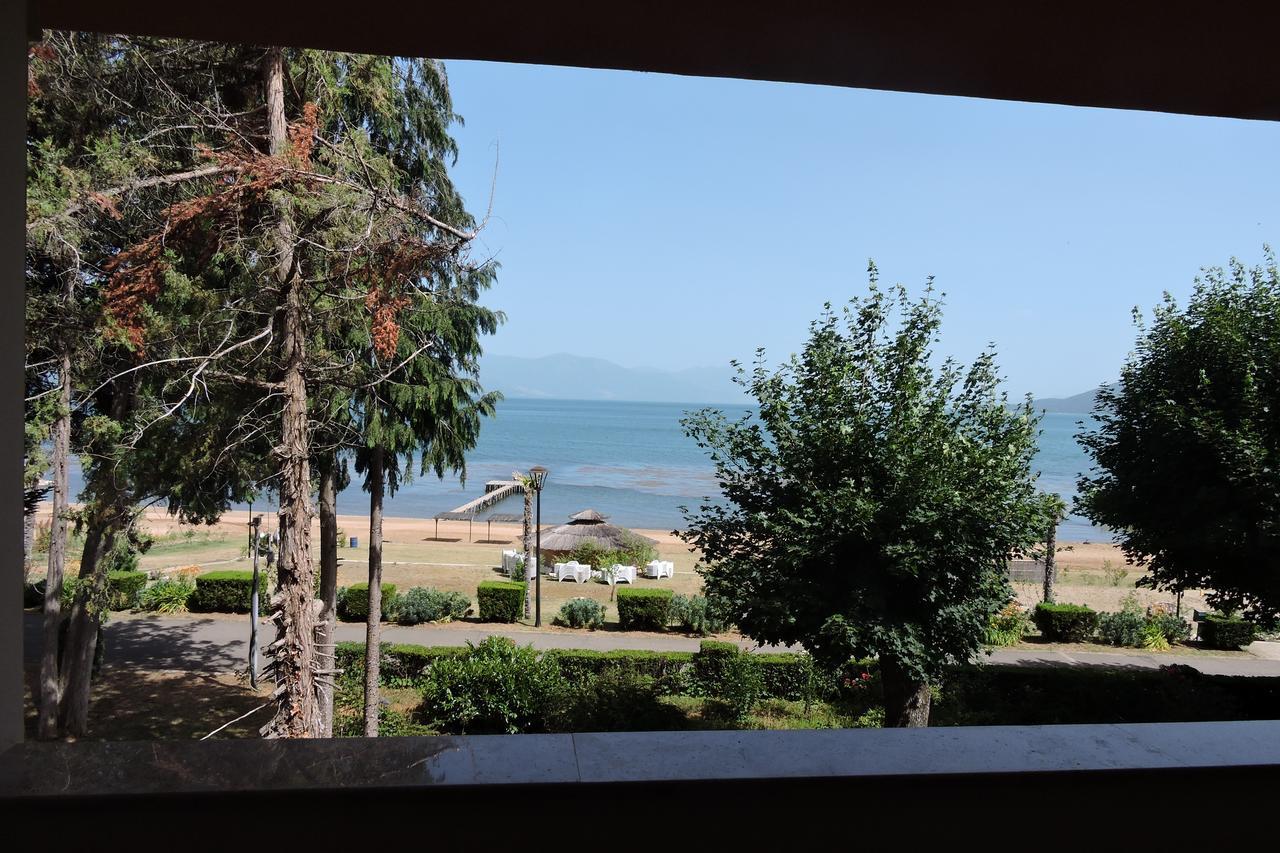 Lakeview Hotel And Resort Otesevo Bagian luar foto